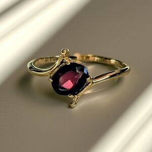 14k Amethyst Solid Gold Ring. Size 6.75